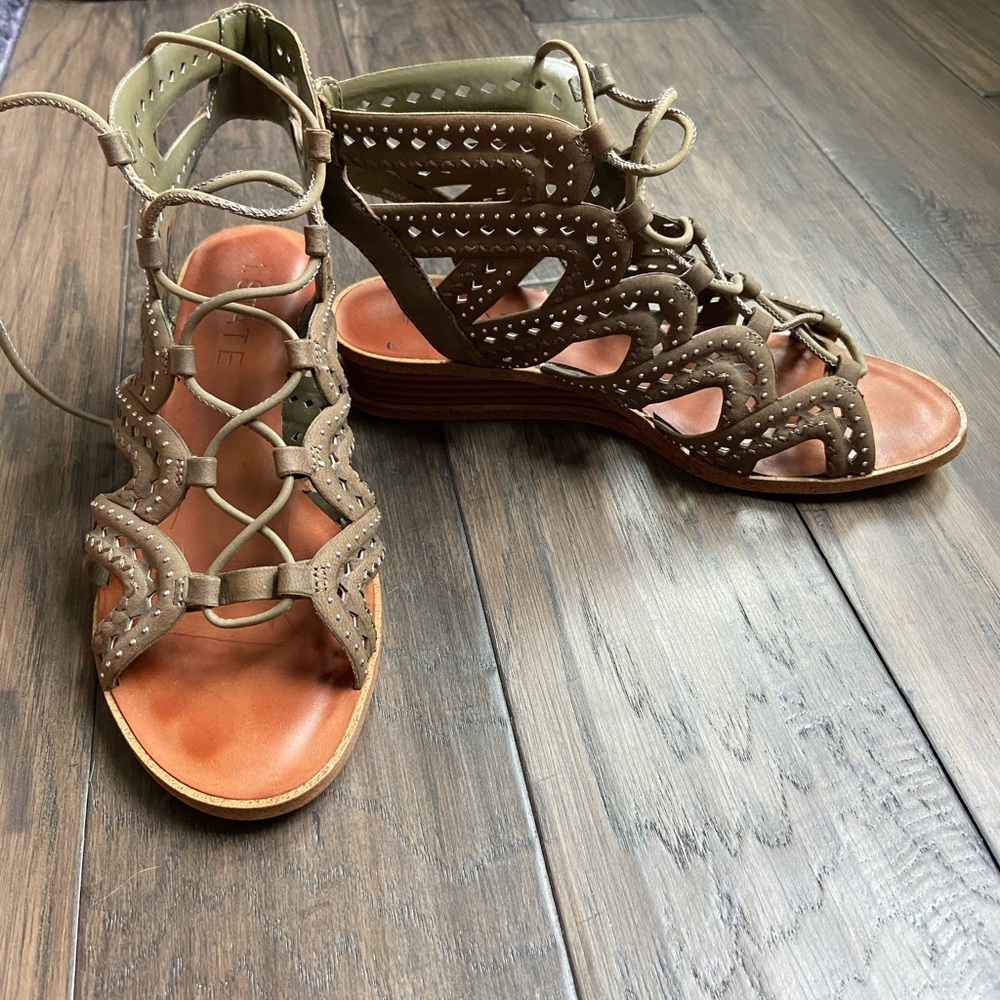 1State Green Gladiator Sandals